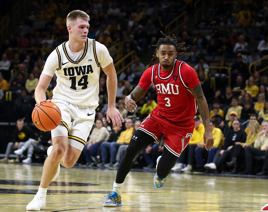 Iowa Hawkweyes vs. Xavier Musketeers prediction, pick for NCAAM on Friday 11/14/25