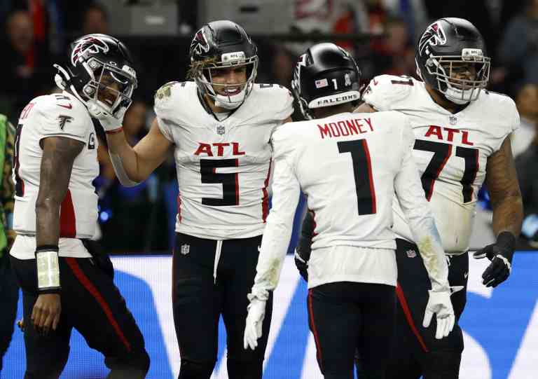 NFL Pick ‘Em Pool Predictions for Week 11 2025