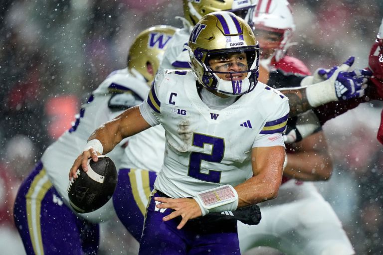 Washington Huskies vs. UCLA Bruins prediction, pick for Saturday 11/22/25