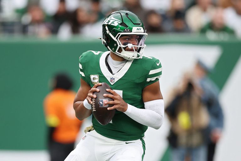 NFL Best Bets: Top Justin Fields Prop Bet for Thursday Night Football