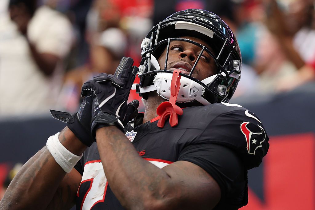 NFL Week 12 Start or Sit: Woody Marks