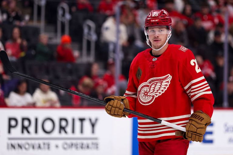 NHL Best Bets Today: DK Network Betting Group Picks for Tuesday 11/18/25