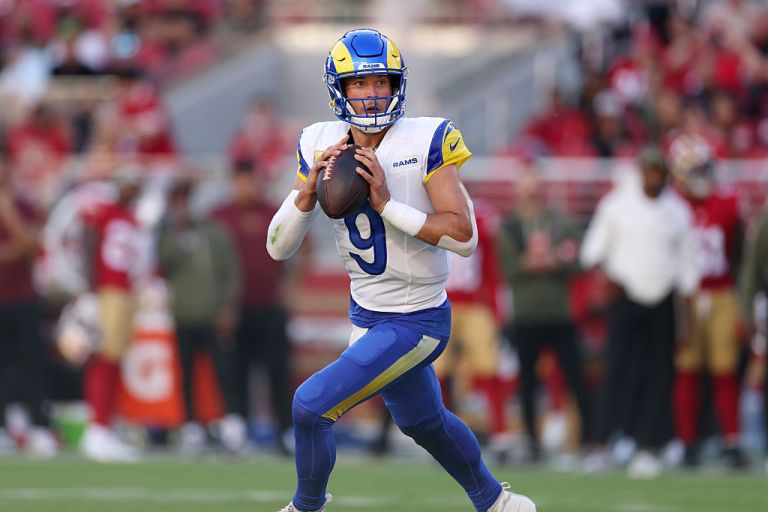 Fantasy Football Cheat Sheet: Top DraftKings NFL DFS Plays for Week 17 Monday Night Football