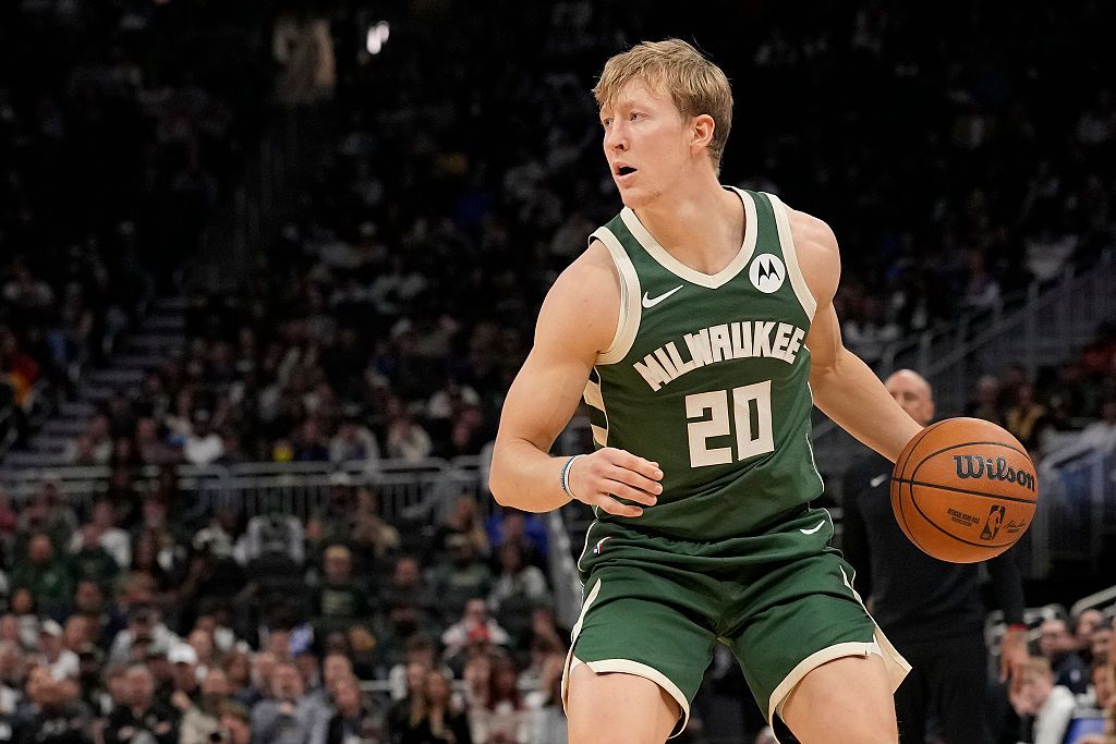 What happened to AJ Green? Live injury updates for 76ers vs. Bucks on 12/5/25