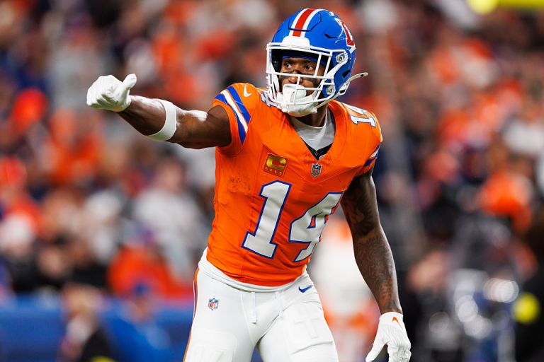 Fantasy Football Millionaire Picks: Top DraftKings NFL DFS Plays for Week 17’s Christmas Slate