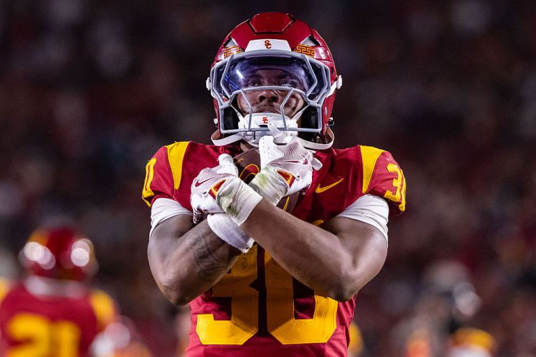 Top College Football Player Prop Bets for USC vs. Oregon on Saturday 11/22/25