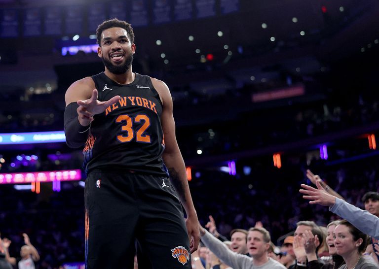 New York Knicks at Miami Heat prediction, pick on Monday 11/17/25