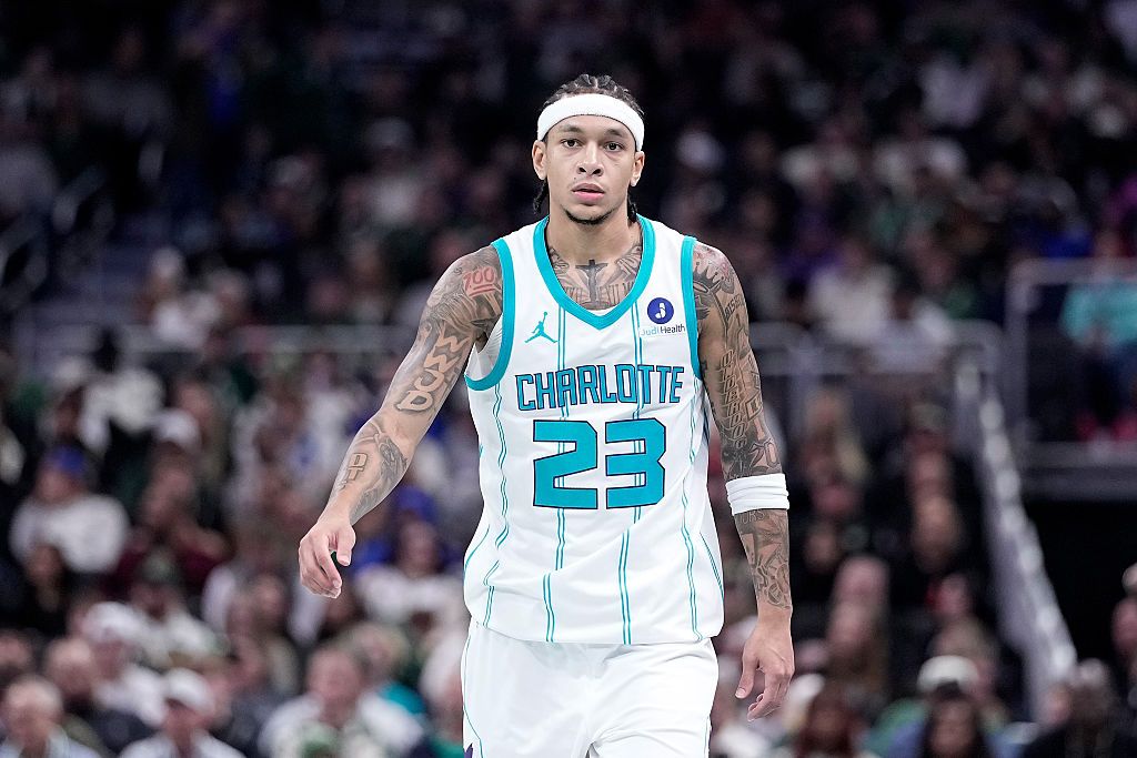 What happened to Tre Mann? Live injury updates for Hornets vs. Raptors on 11/17/25
