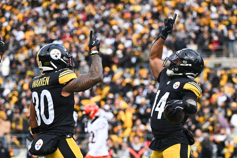 Can you still start either Jaylen Warren or Kenneth Gainwell in Week 14 vs. the Ravens?