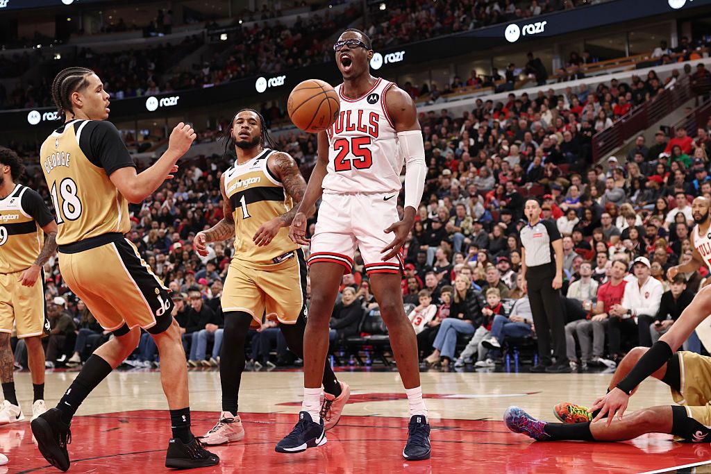What happened to Jalen Smith? Live injury updates for Hornets vs. Bulls on Saturday 1/3/26