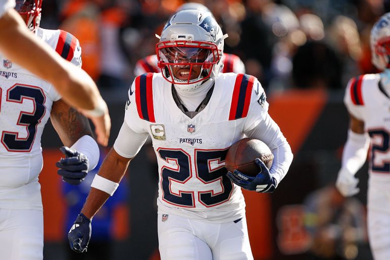 Tracking the leader for DraftKings King of the End Zone: Monday 12/1/25