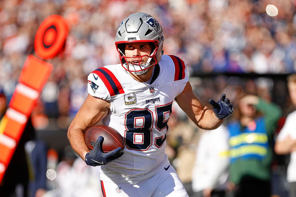 Fantasy Football Cheat Sheet: Top DraftKings NFL DFS Plays for Super Bowl LX