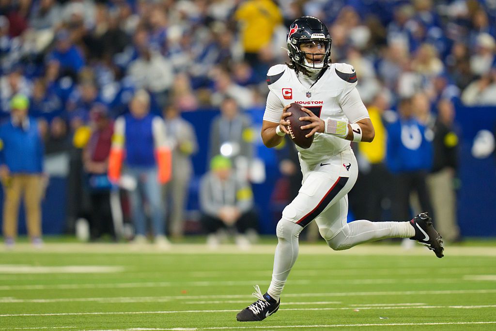 DraftKings NFL Pick6 Fantasy Football Picks: Top Plays and Projections for Chiefs vs. Texans on Sunday Night Football