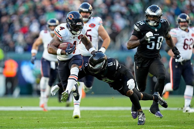How valuable is D’Andre Swift in Week 14 if in Kyle Monangai is injured?