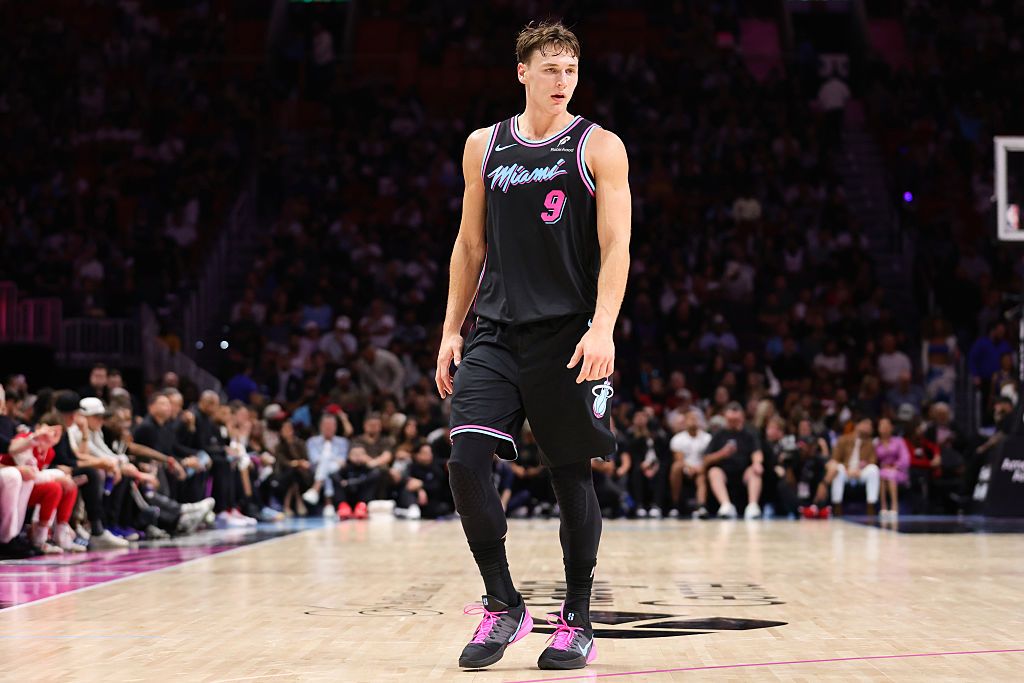 What happened to Pelle Larsson? Live injury updates for Heat vs. Magic on 12/9/25