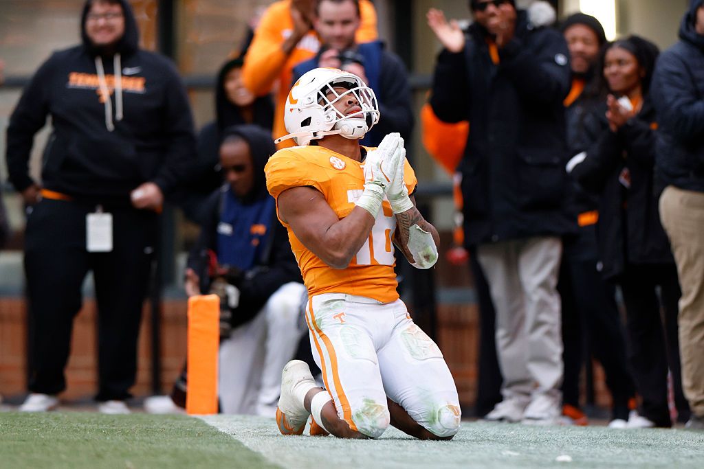 Illinois vs. Tennessee betting splits, odds for Tuesday 12/30/25