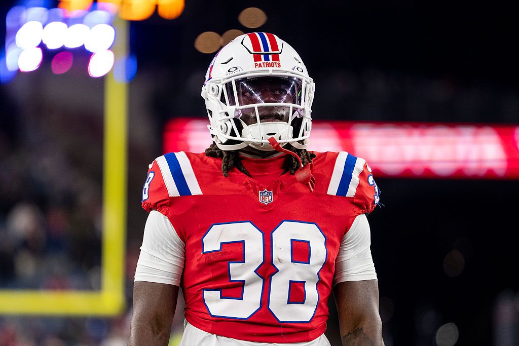 RB Start ‘Em, Sit ‘Em Picks: Fantasy Football Running Backs to Start or Sit in Week 15