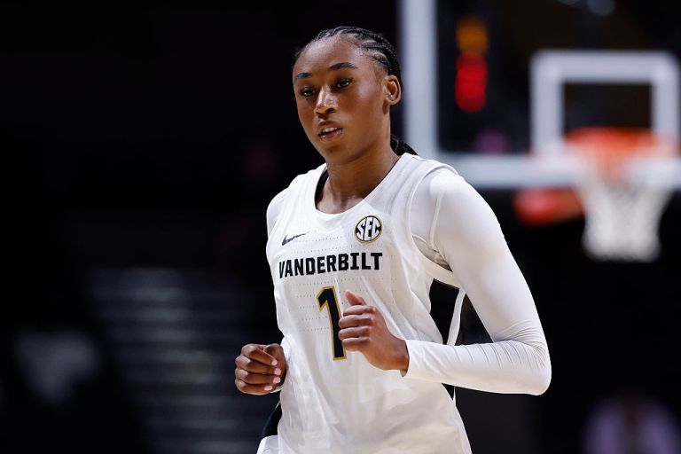 Notre Dame Fighting Irish vs. Vanderbilt Commodores prediction, pick for NCAAW Tournament Sweet 16 on Friday 3/27/26