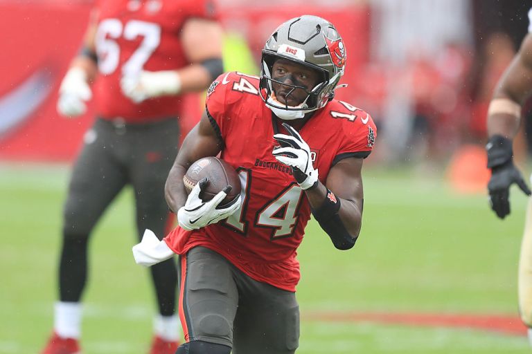 WR Start ‘Em, Sit ‘Em Picks: Fantasy Football Wide Receivers to Start or Sit in Week 18