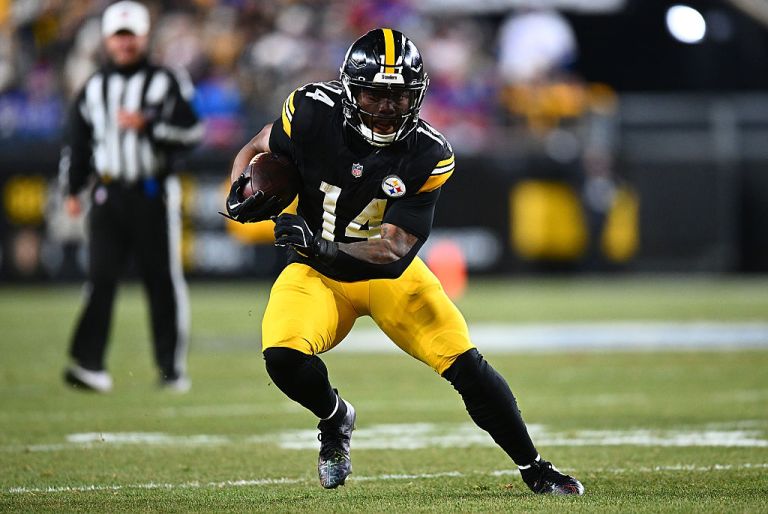 Is Kenneth Gainwell a must-start Monday vs. the Dolphins with Jaylen Warren questionable?