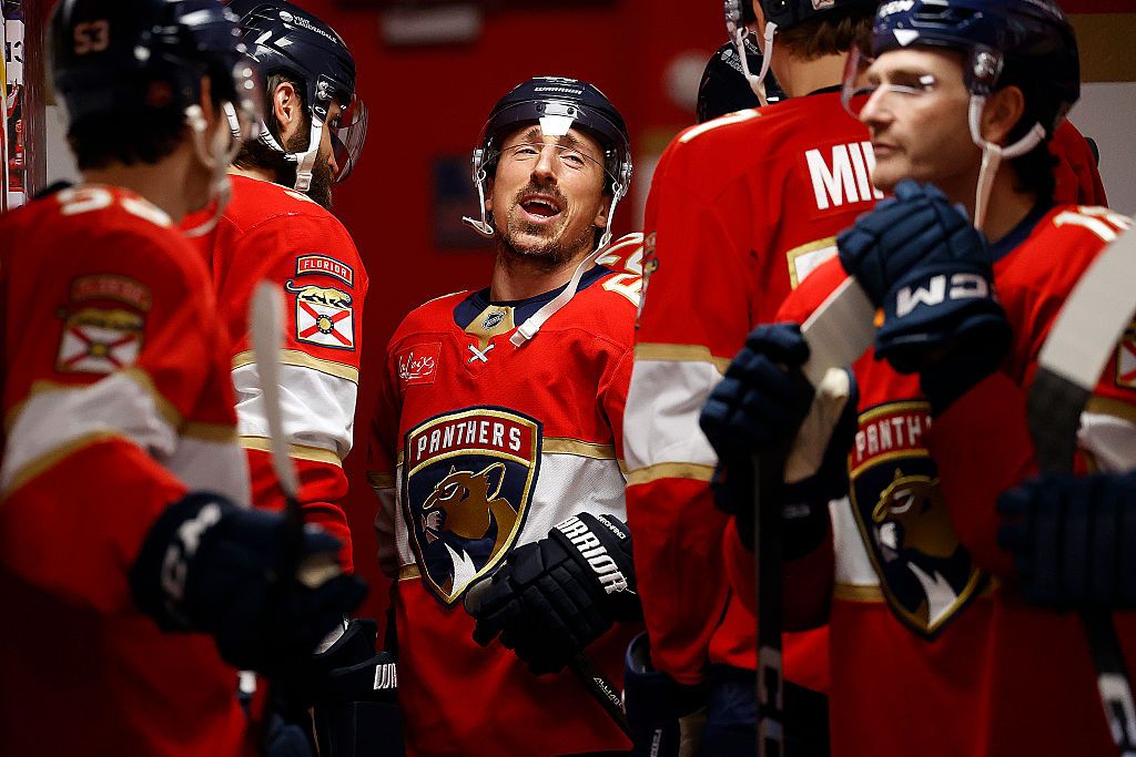 DraftKings NHL Pick6 Fantasy Hockey Picks: Top Plays and Projections for Wednesday 12/10/25