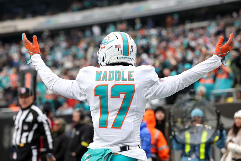 Best Jaylen Waddle Prop Bet for Dolphins vs. Steelers on Monday 12/15/25