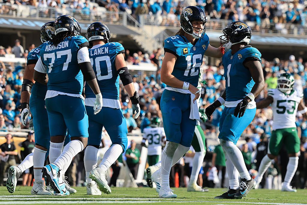 Fantasy Football Cheat Sheet: Top DraftKings NFL DFS Plays for Week 17