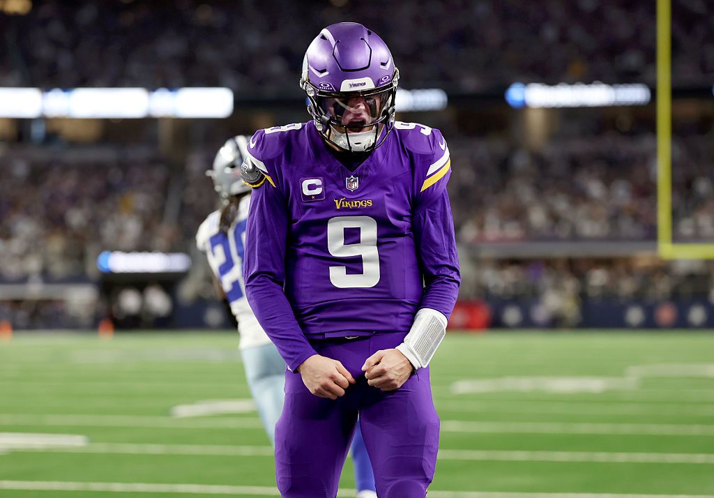 QB Start ‘Em, Sit ‘Em Picks: Fantasy Football Quarterbacks to Start or Sit in Week 16