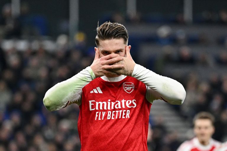 Arsenal vs. Brighton prediction, pick for Saturday 12/27/25