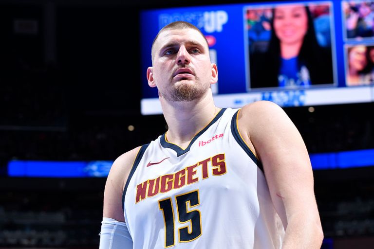 What happened to Nikola Jokic? Live injury updates for Nuggets vs. Heat on 12/29/25