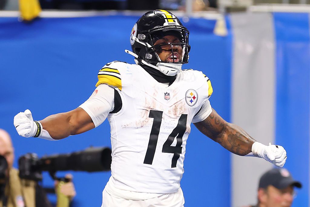 RB Start ‘Em, Sit ‘Em Picks: Fantasy Football Running Backs to Start or Sit in Week 17