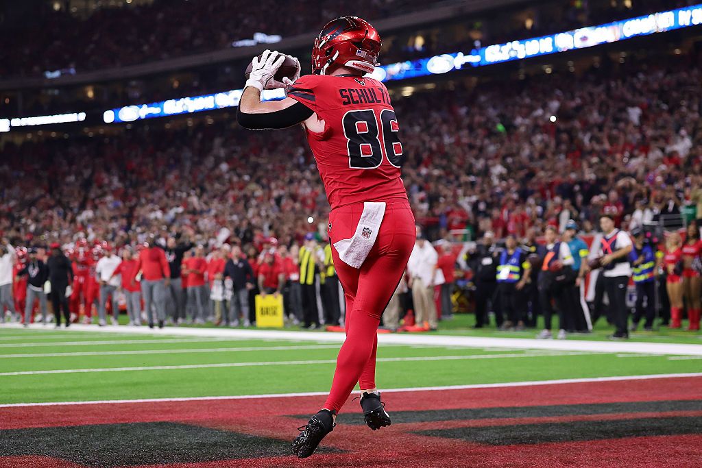 Fantasy Football Picks: Texans vs. Steelers DraftKings NFL DFS MNF Showdown Strategy