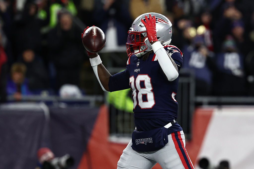 Fantasy Football Picks: Chargers at Patriots DraftKings NFL DFS SNF Showdown Strategy