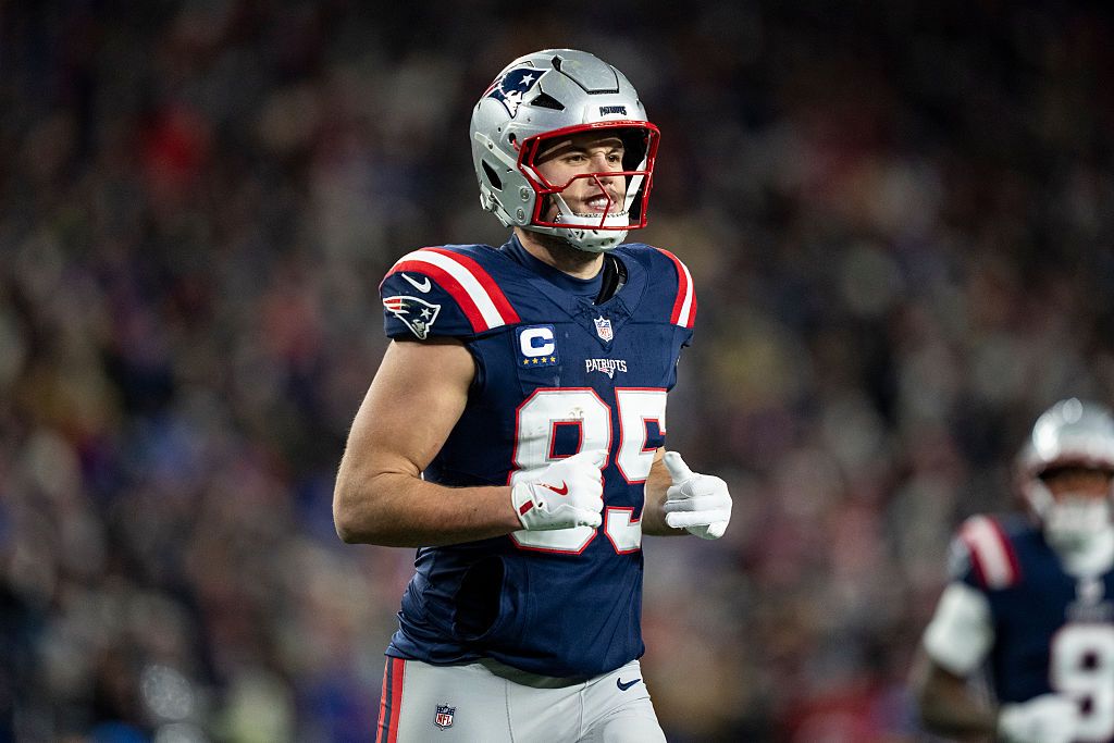 Hunter Henry prop bets for Patriots vs. Texans on Sunday 1/18/26