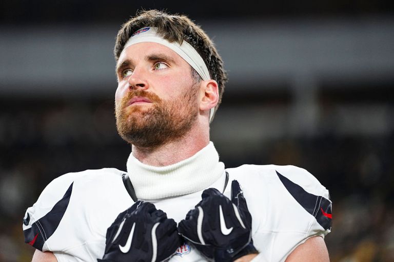 What happened to Dalton Schultz? Live injury updates for Texans vs. Patriots in NFL Divisional Round 1/18/26