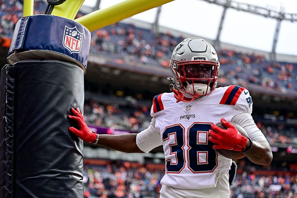 Rhamondre Stevenson Rushing and Receiving Yards Pick for Patriots vs. Seahawks