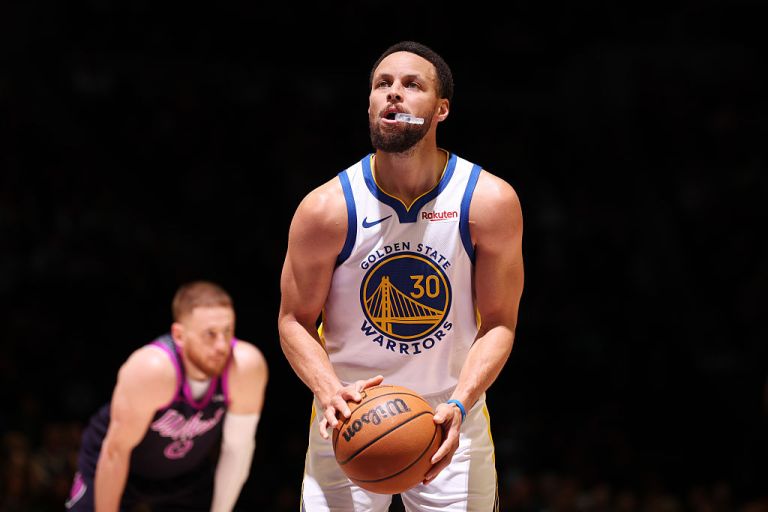 What happened to Steph Curry? Live injury updates for Warriors vs. Pistons on 1/30/26