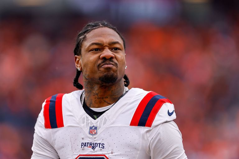 Will Stefon Diggs score a touchdown in the 2026 Super Bowl?