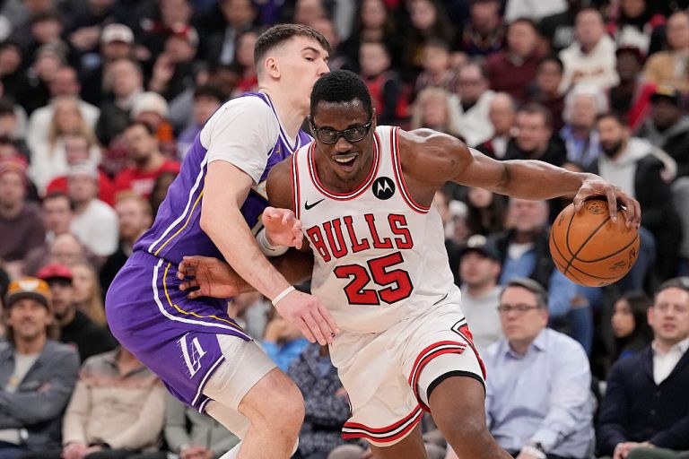 What happened to Jalen Smith? Live injury updates for Knicks vs. Bulls on Sunday 2/22/26