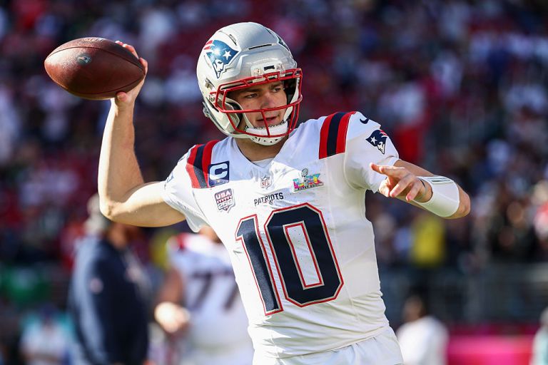 Can Drake Maye become an elite fantasy quarterback with A.J. Brown in 2026?