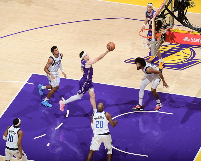 LA Clippers at Los Angeles Lakers prediction, pick on Friday 2/20/26