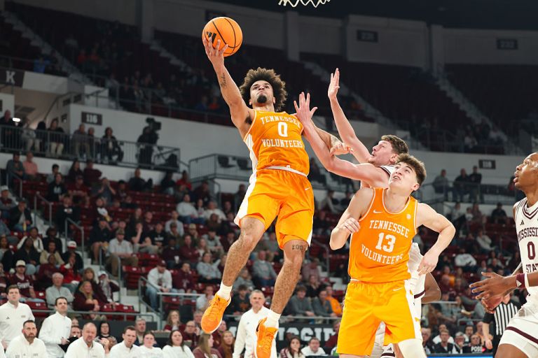 Tennessee Volunteers vs. Michigan Wolverines prediction, pick for March Madness Elite Eight on Sunday 3/29/26