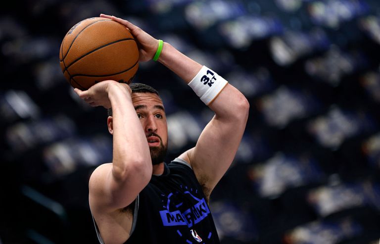 What happened to Klay Thompson? Live injury updates for Thunder vs. Mavericks on Sunday 3/1/26