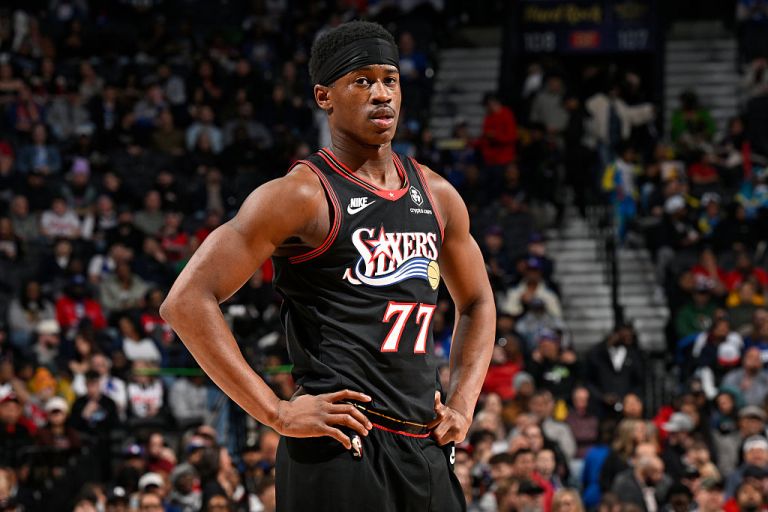 What happened to VJ Edgecombe? Live injury updates for Spurs vs. 76ers on Tuesday 3/3/26