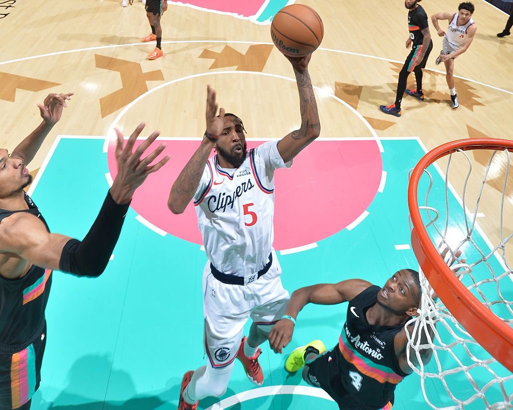 What happened to Derrick Jones Jr.? Live injury updates for Knicks vs. Clippers on Monday 3/9/26