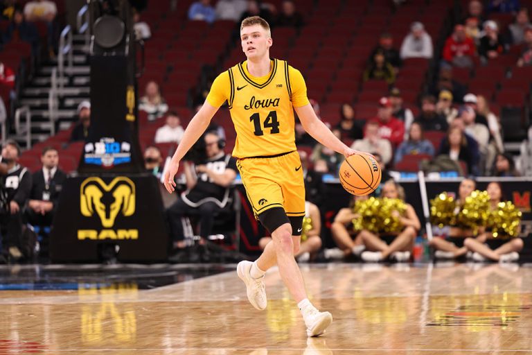 Opening odds for Clemson Tigers vs. Iowa Hawkeyes in March Madness 2026 First Round