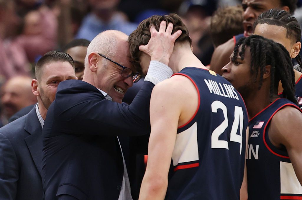Opening odds for UConn Huskies vs. Illinois Fighting Illini in March Madness 2026 Final Four