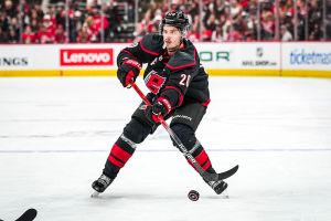 Florida Panthers vs. Carolina Hurricanes prediction, pick for NHL season opener