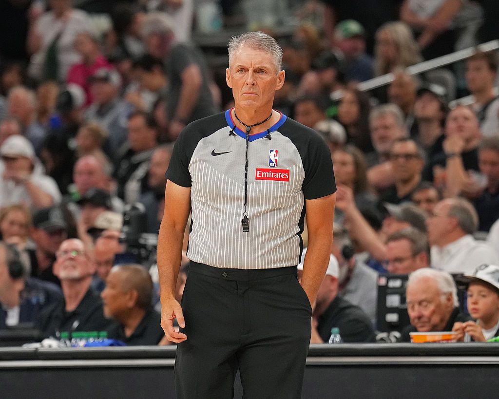 Who are the referees for Game 1 of Knicks vs. Spurs NBA Finals?