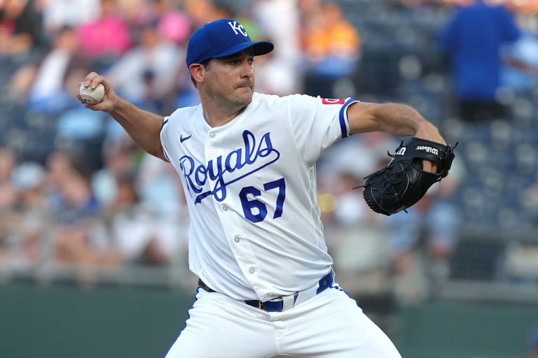 What happened to Seth Lugo? Live status updates for Rangers vs. Royals on 6/10/26